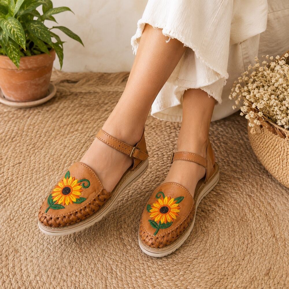 Segura Shy Sunflower Embroidered Leather Huarache Sandals Boho 6/37 Artisan - Picture 1 of 10